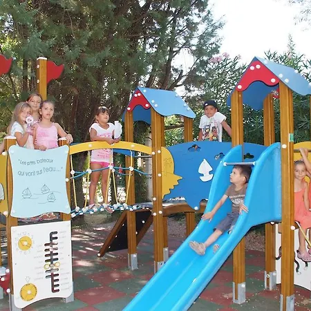 Kamp alanı Camping La Barque 3*